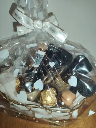 Cesta de regalo maquillaje mujer