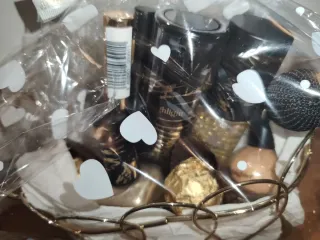 Cesta de regalo maquillaje mujer
