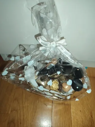 Cesta de regalo maquillaje mujer