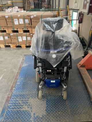 Silla de ruedas eléctrica de bipedestación