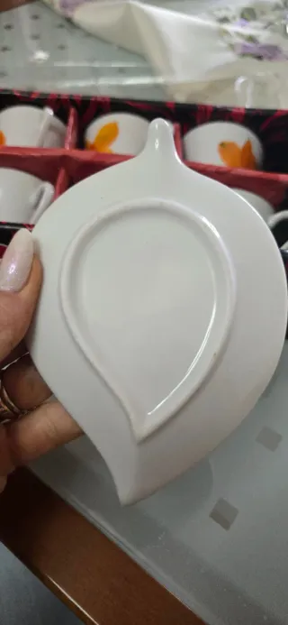 Set 6 tazzine caffè con piattini a forma di foglia