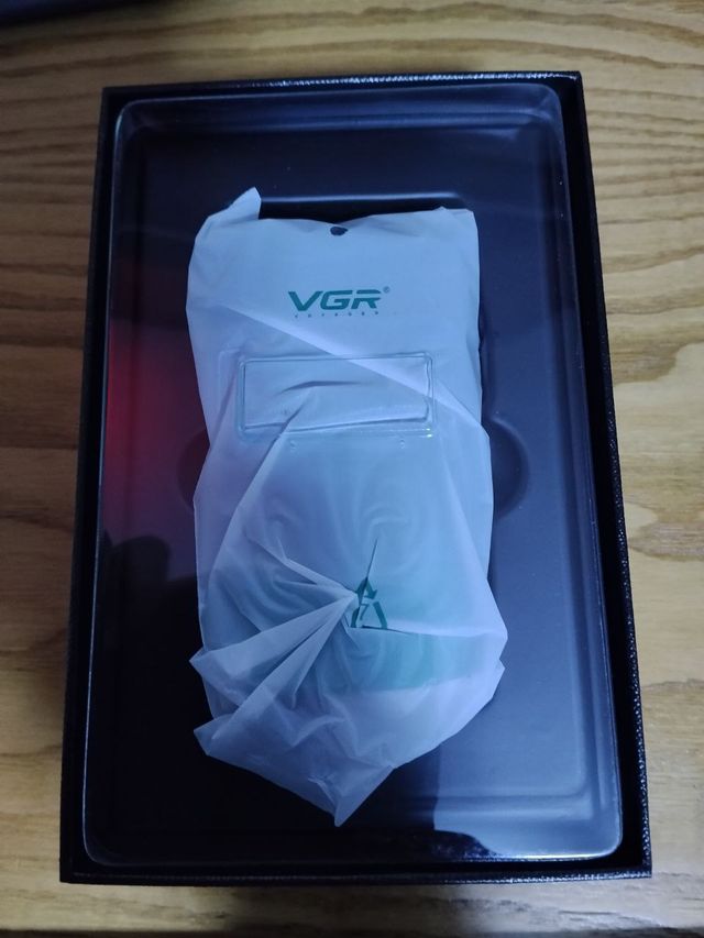 Rasoio VGR V-308 a doppia lama in titanio