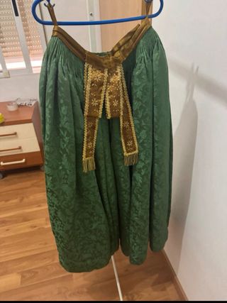 Traje de huertana / fallera verde y blanco
