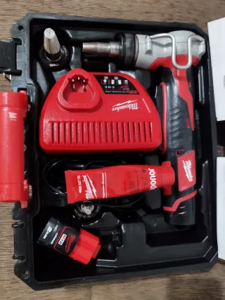 Milwaukee C12 PXP expandidor tuberías Uponor