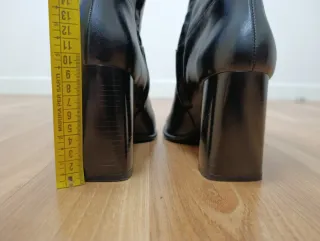 Botas altas tacón ZARA, piel. Aprovecha REBAJAS