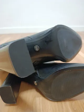 Botas altas tacón ZARA, piel. Aprovecha REBAJAS