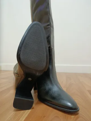 Botas altas tacón ZARA, piel. Aprovecha REBAJAS