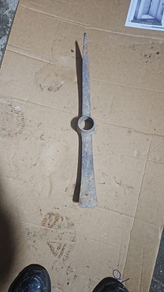 Pico de metal para herramientas