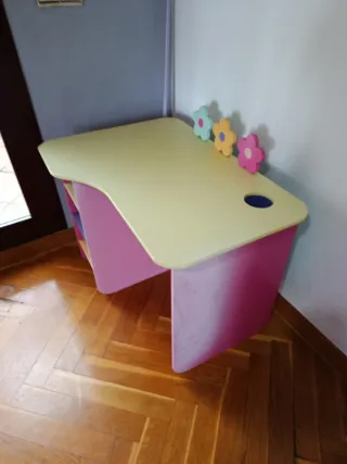 Muebles infantiles, conjunto, hello Kitty, escrito