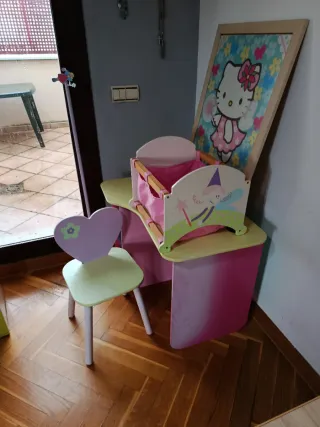 Muebles infantiles, conjunto, hello Kitty, escrito