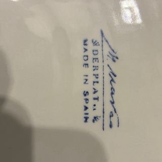 Platos de cerámica (2) con dibujo de ciervo