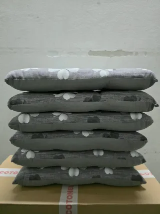 Cuscini decorativi con quadrifogli.