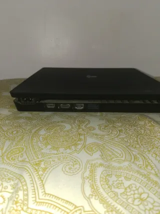 PlayStation 4 Slim Negra