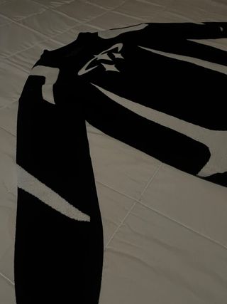 Maglione Y2k nero con dettagli bianchi