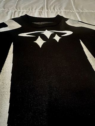 Maglione Y2k nero con dettagli bianchi