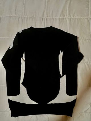 Maglione Y2k nero con dettagli bianchi