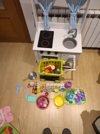Cocina de juguete blanca