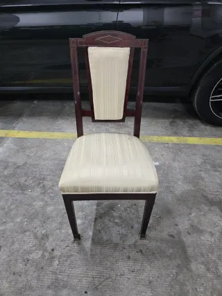 Silla de comedor tapizada madera