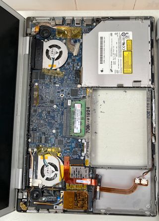 3 MacBook Pro 15 A1226 TODO ESO POR 9 € -