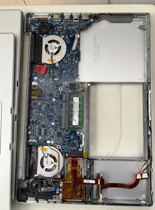3 MacBook Pro 15 A1226 TODO ESO POR 9 € -
