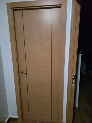 Puertas de interior de madera nuevas