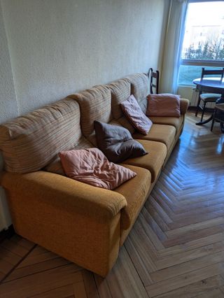 Sofá 4 plazas extensible naranja y rosa