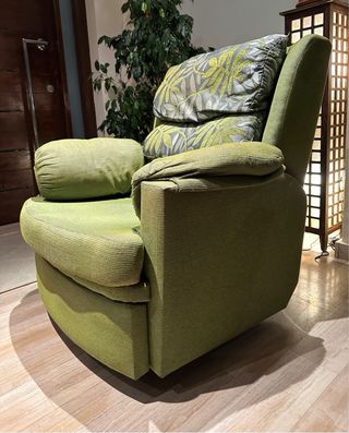 Sillón reclinable tela verde y estampado