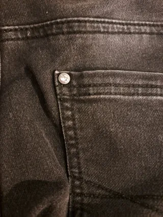 Pantalón vaquero Koroshi gris oscuro bordado