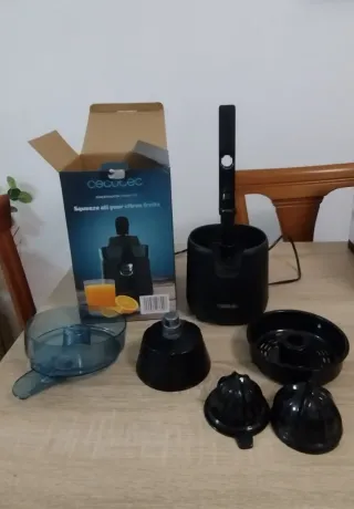 Exprimidor Cecotec Essentialvita