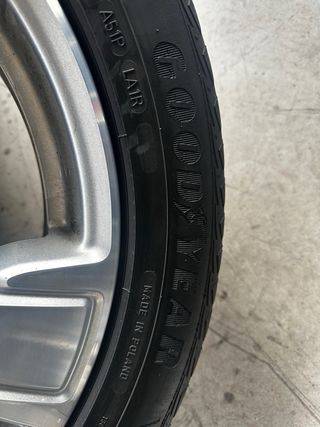 Llantas Ford 18 Pulgadas En perfecto estado.