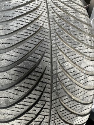 Llantas Ford 18 Pulgadas En perfecto estado.