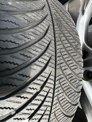 Llantas Ford 18 Pulgadas En perfecto estado.