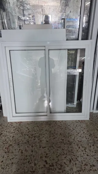 Ventana corredera aluminio blanca