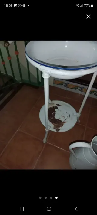 Palanganero antiguo blanco