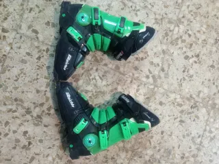 Botas de esquí verdes y negras Marca Raichle
