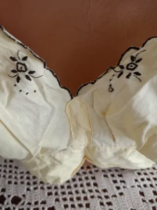 Sujetador antiguo de los años 20 o 30