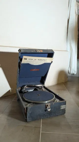 Giradischi a manovella vintage anni '20