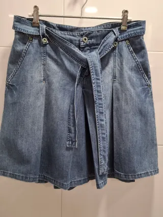 Falda pantalón vaquera con cinturón