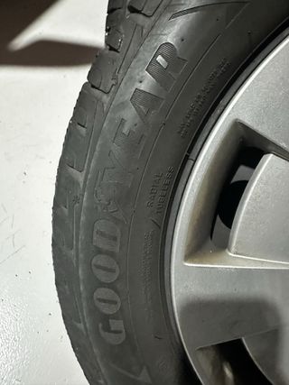 Llantas Audi En perfecto estado con neumaticos