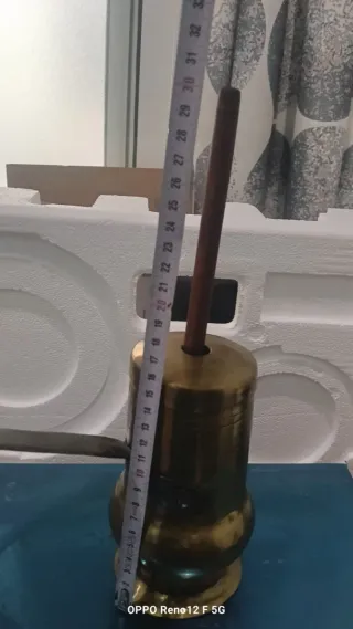 Antigua aguamarina y chocolatera de latón