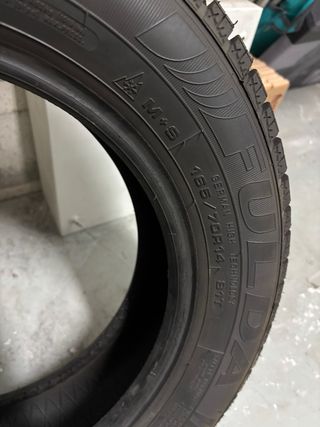 4 Ruedas 165/70 R14 81T