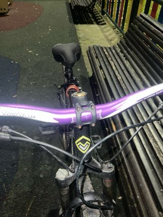 Bicicleta en camino de stunt