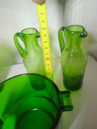 Juego de jarras y cubitera de cristal verde