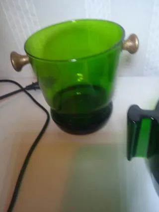 Juego de jarras y cubitera de cristal verde