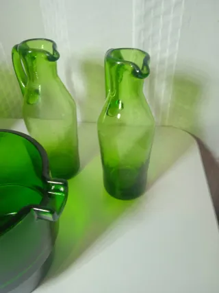 Juego de jarras y cubitera de cristal verde