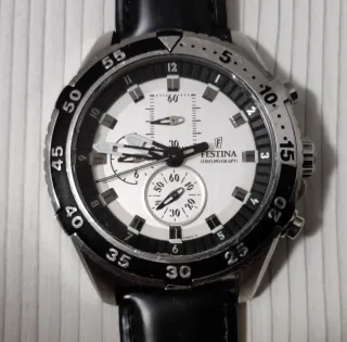Reloj Festina Cronógrafo Negro y Plateado