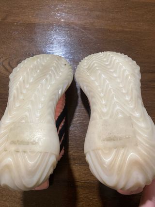 Zapatillas deportivas rosas y blancas