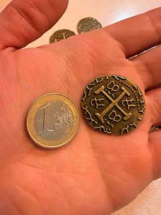 Set di 50 monete metalliche