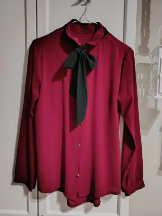 Blusa Elegante.Elegant Pussy-Bow Blouse .