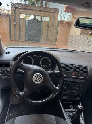 Volkswagen Golf 2003